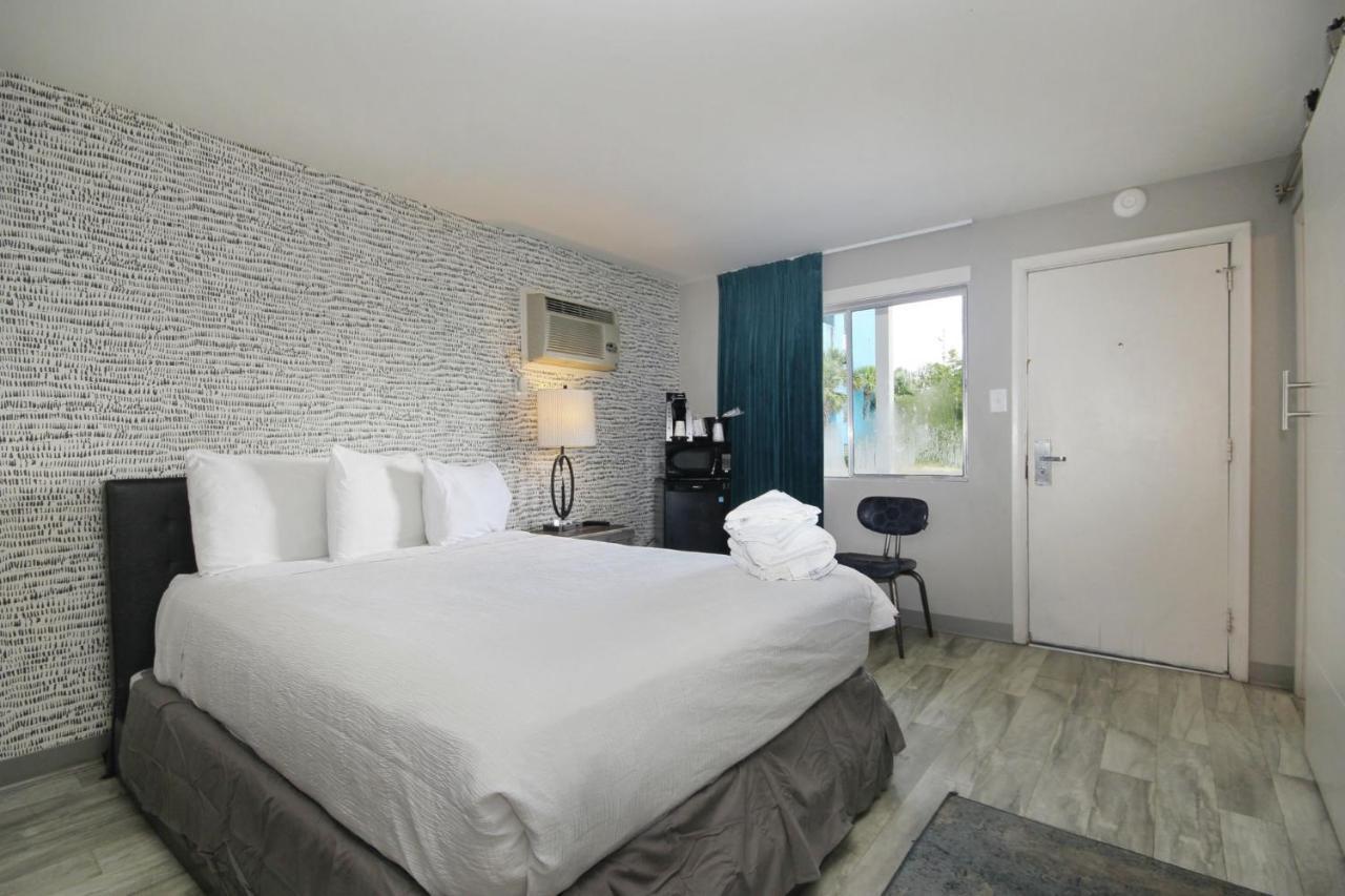 מירטל ביץ' Waikiki Village מראה חיצוני תמונה